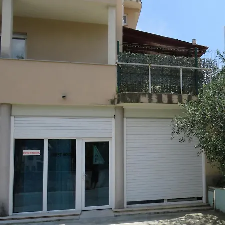 B Apartment *
