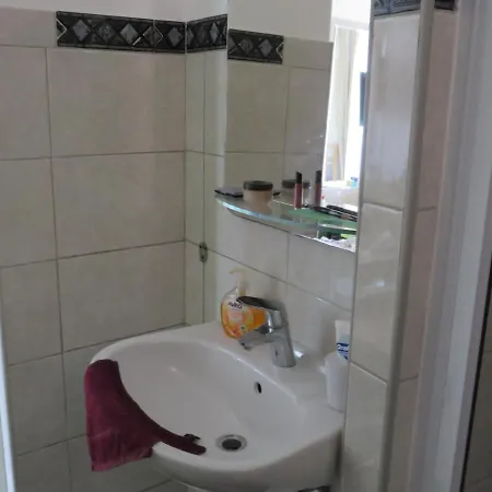 B Apartment *