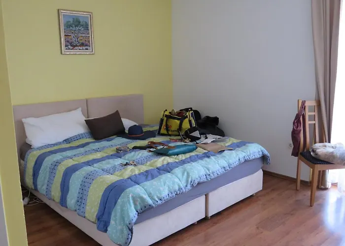 B Apartment *